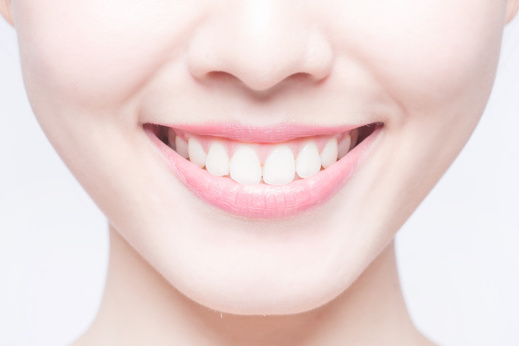 牙齿变黄是什么原因?深圳牙齿美白多少钱？