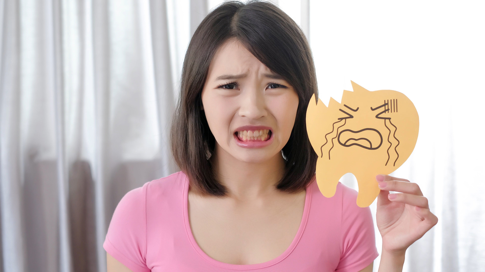 为什么会牙痛？牙痛的原因有哪些？深圳牙痛治疗多少钱一颗?