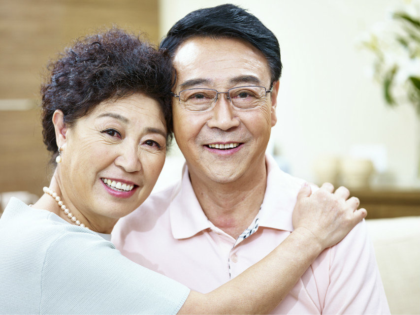 老人牙齿松动怎么治疗